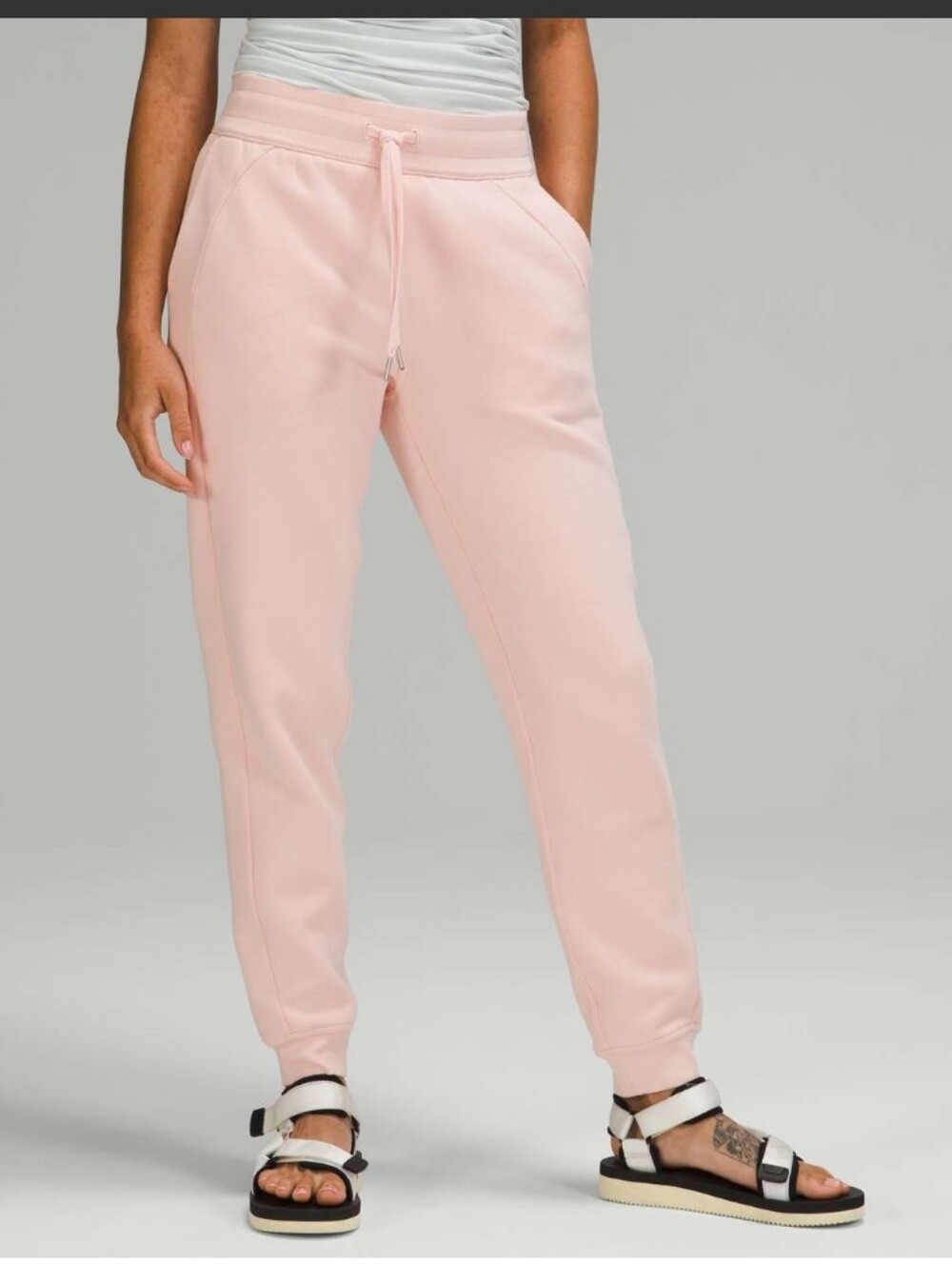 #341. Lululemon Scuba High-Rise Joggers Fleece $118 msrp.
